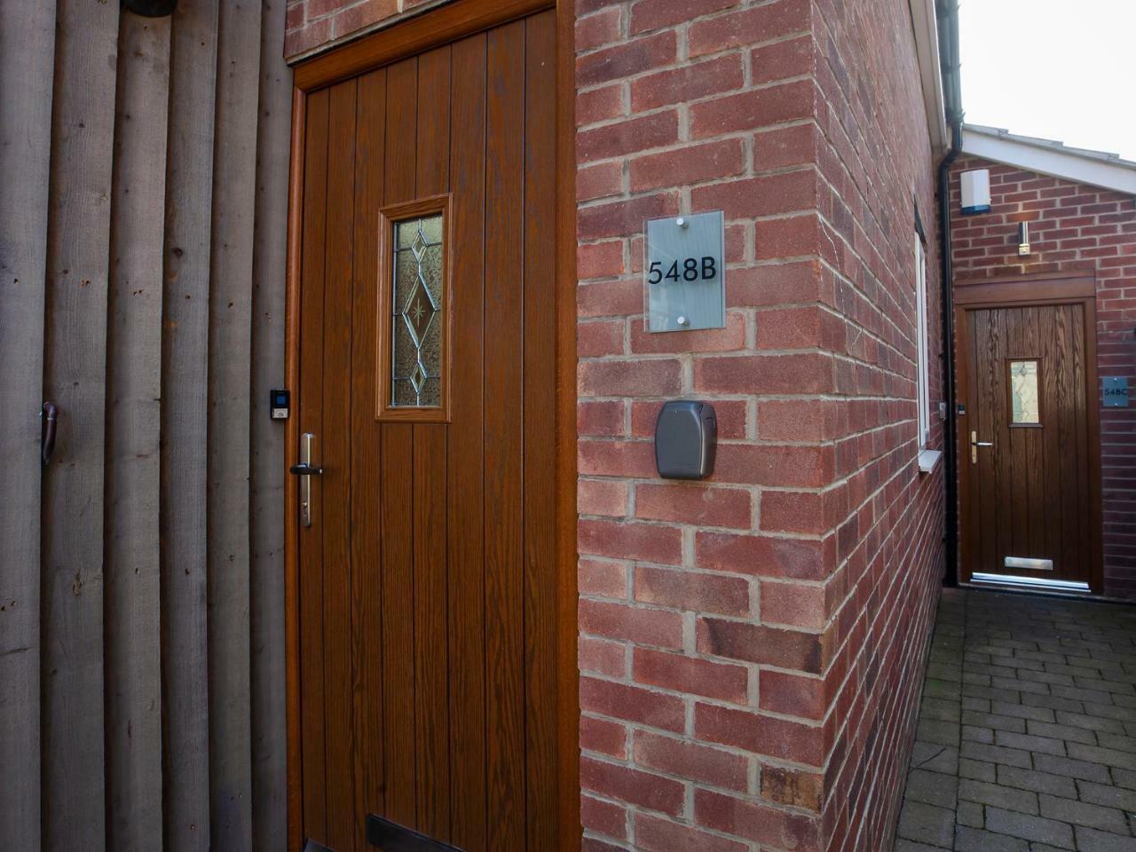 White House Apartments-Free Parking 1 Car Per Apartment York Exterior foto