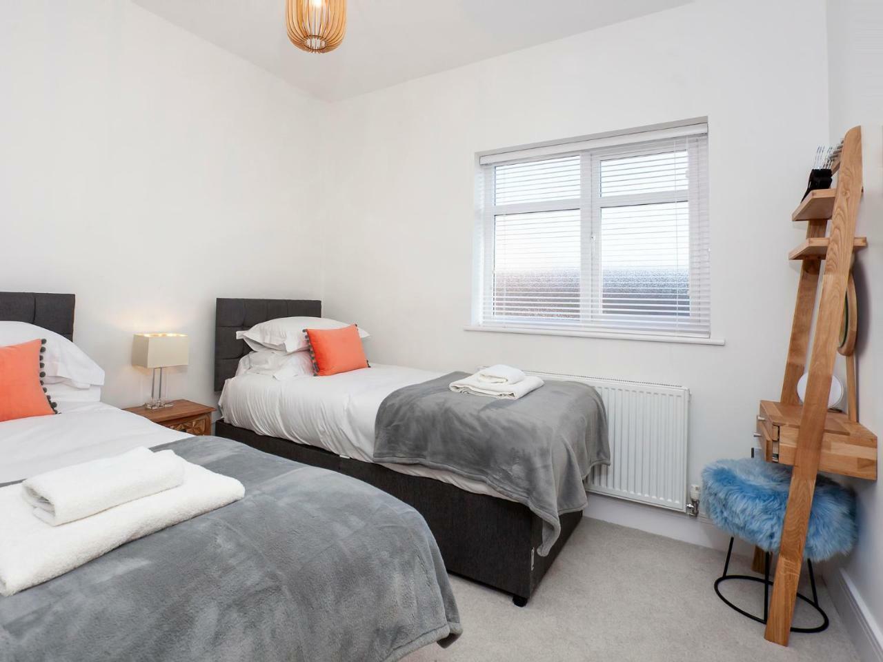 White House Apartments-Free Parking 1 Car Per Apartment York Exterior foto