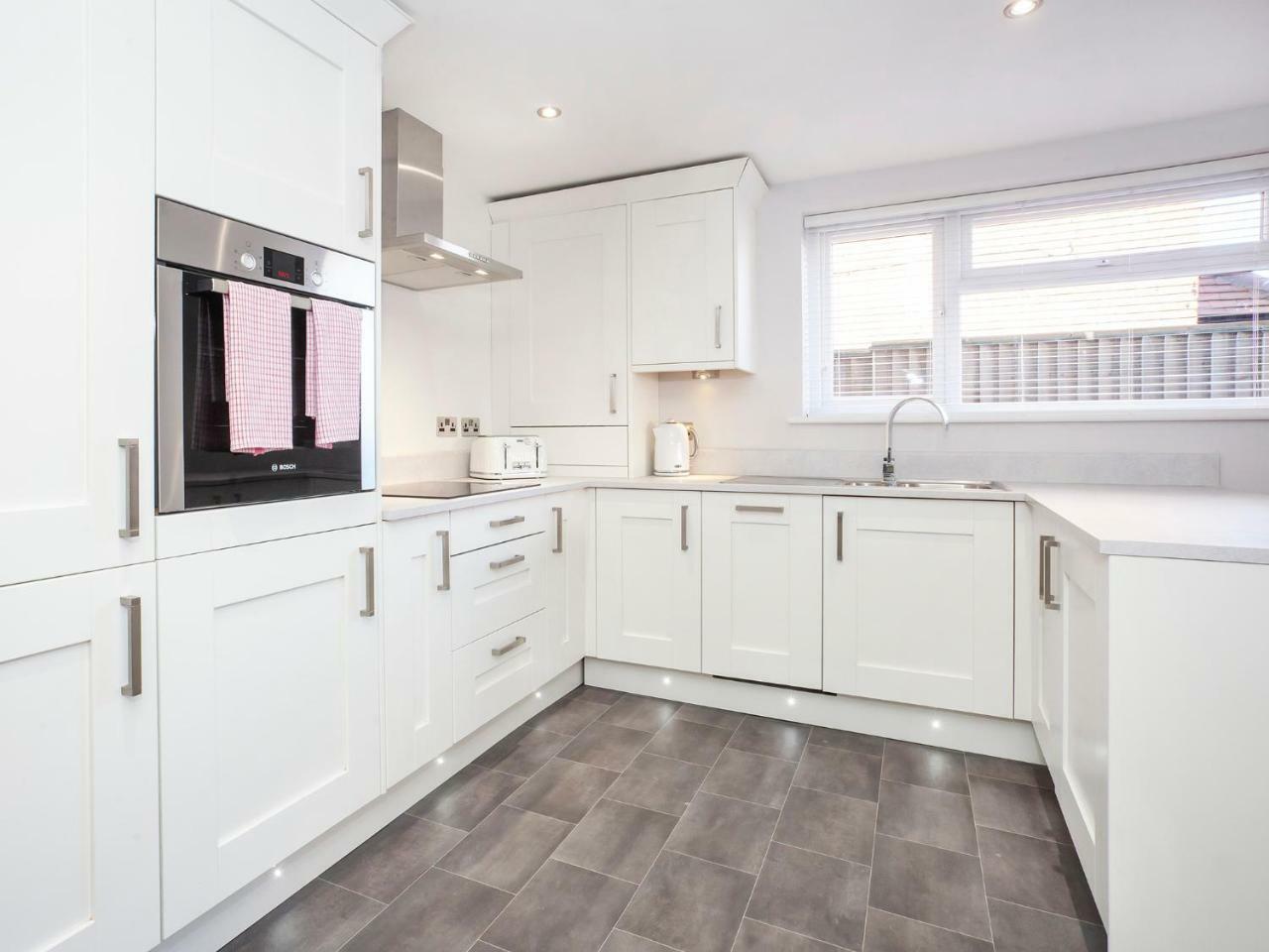 White House Apartments-Free Parking 1 Car Per Apartment York Exterior foto
