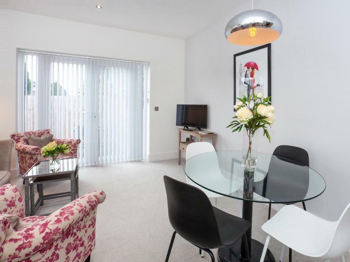 White House Apartments-Free Parking 1 Car Per Apartment York Exterior foto