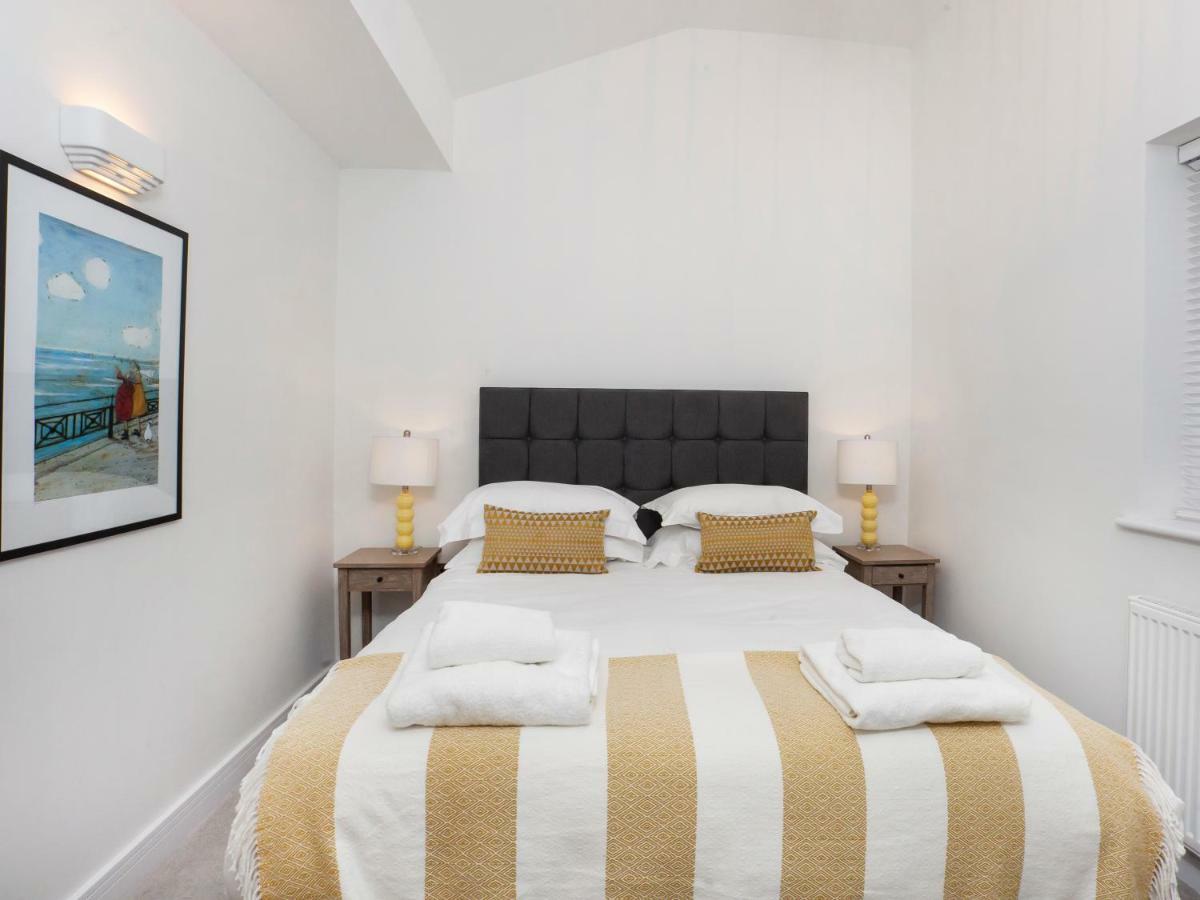White House Apartments-Free Parking 1 Car Per Apartment York Exterior foto